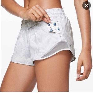 Lululemon Hotty Hot Short 2.5”